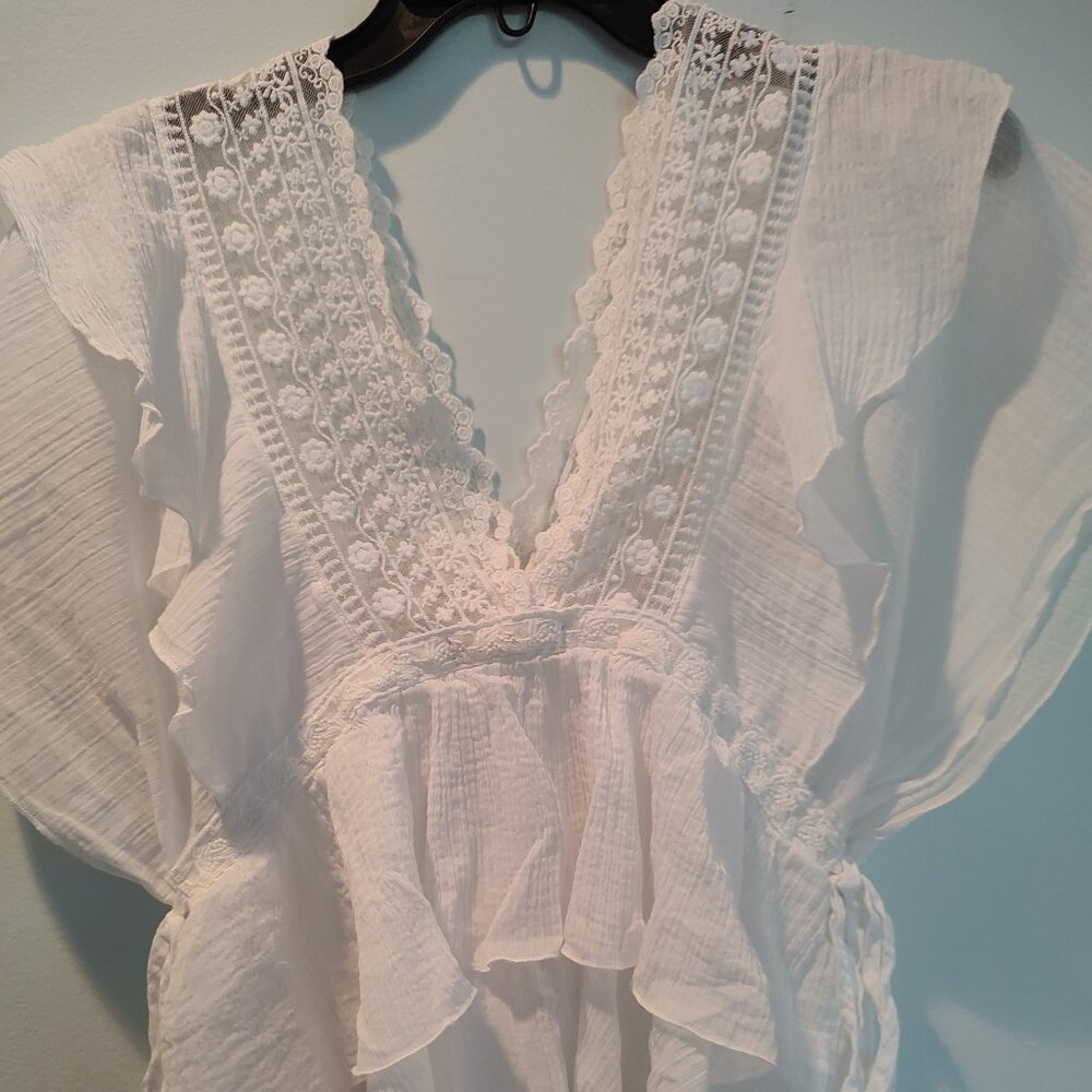 Chelsea & Violet Gauze and Lace Ruffled Top with Side Ties Size S
